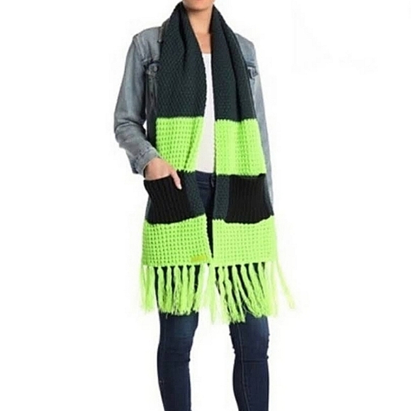 Steve Madden Accessories - 🆕🌿STEVE MADDEN KNIT SCARF🌿